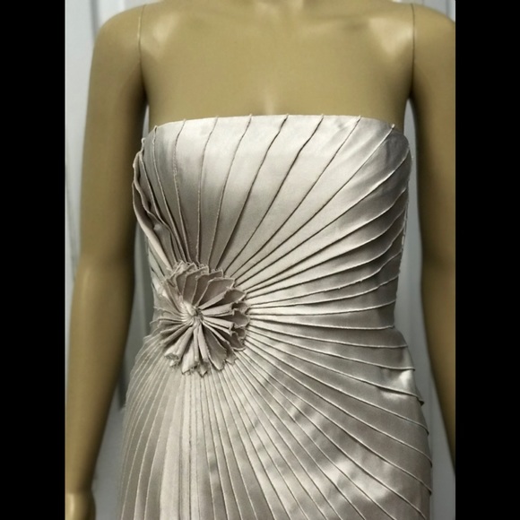 Minuet champagne strapless dress size medium - Picture 3 of 8